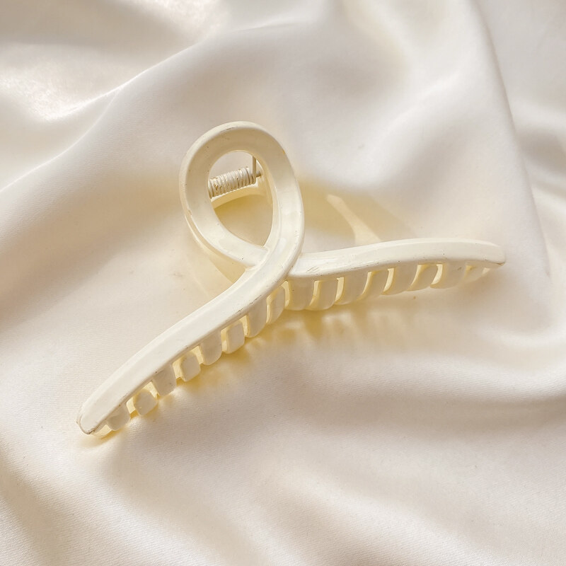 FINE TOO Korean Fashion Retro Pearl Geometry Duckbill Claw Clip Elegant Simple Gold Hairpin Women Hair Accessories