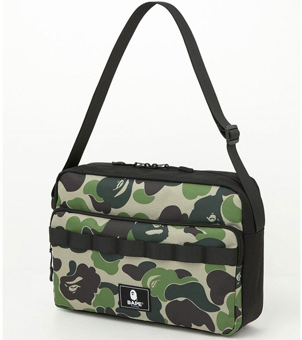 2021 A Bathing APE Camo with BAPE Head Keychain Messenger Bag