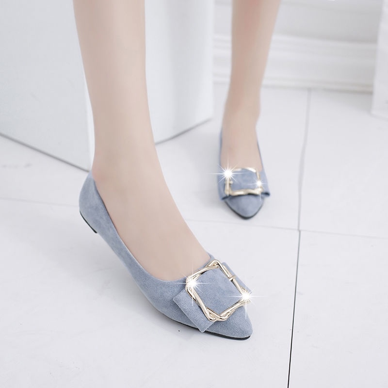 ♞▽ Net red same summer women's shoes shallow mouth flat bottom pea shoes cover feet soft bottom lazy sh网红同款夏季女鞋浅口平底豆豆鞋套脚软底懒人鞋仙女尖头单鞋百搭2021100117lang2051.sg