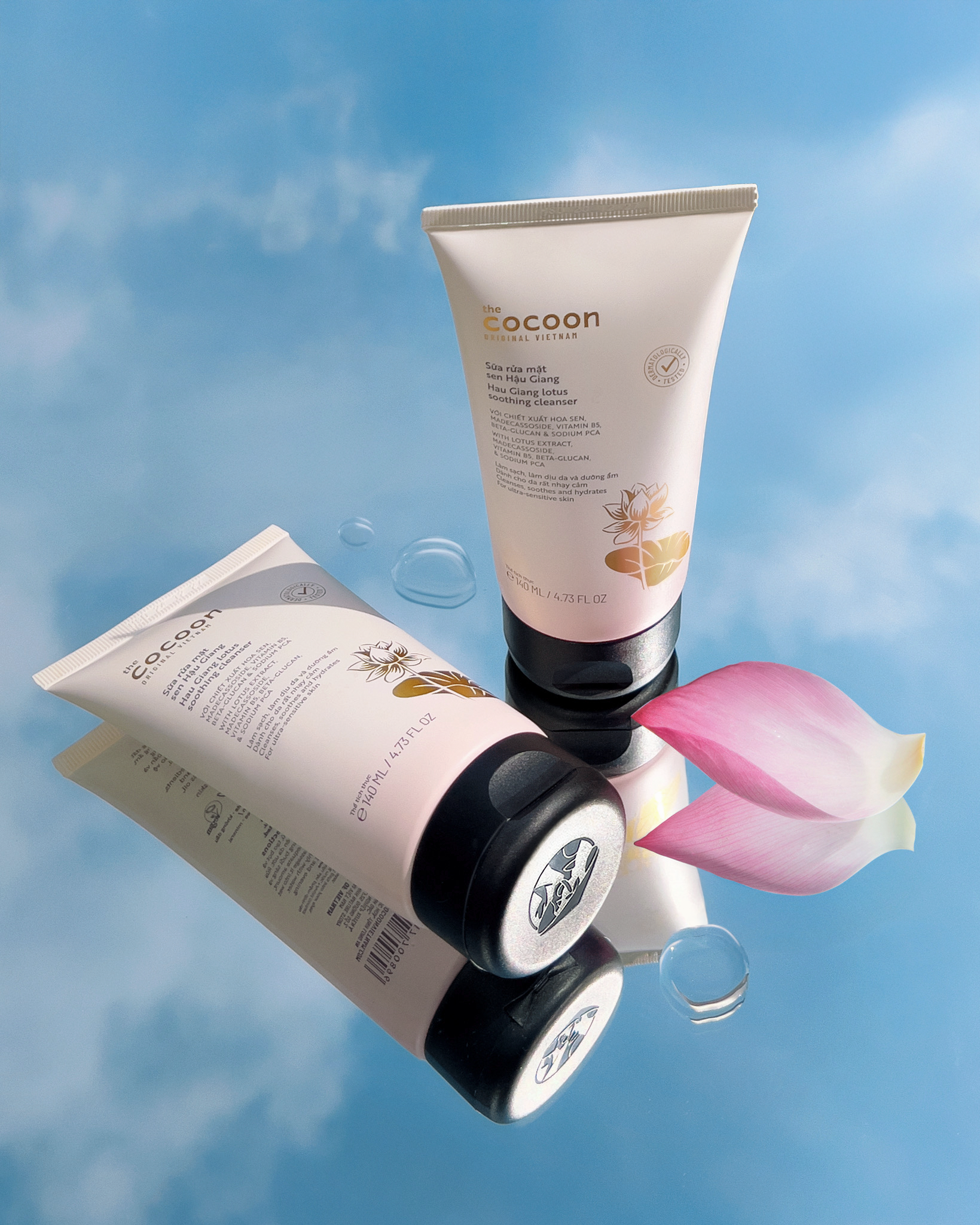 Cocoon: Hau Giang lotus water 310ml